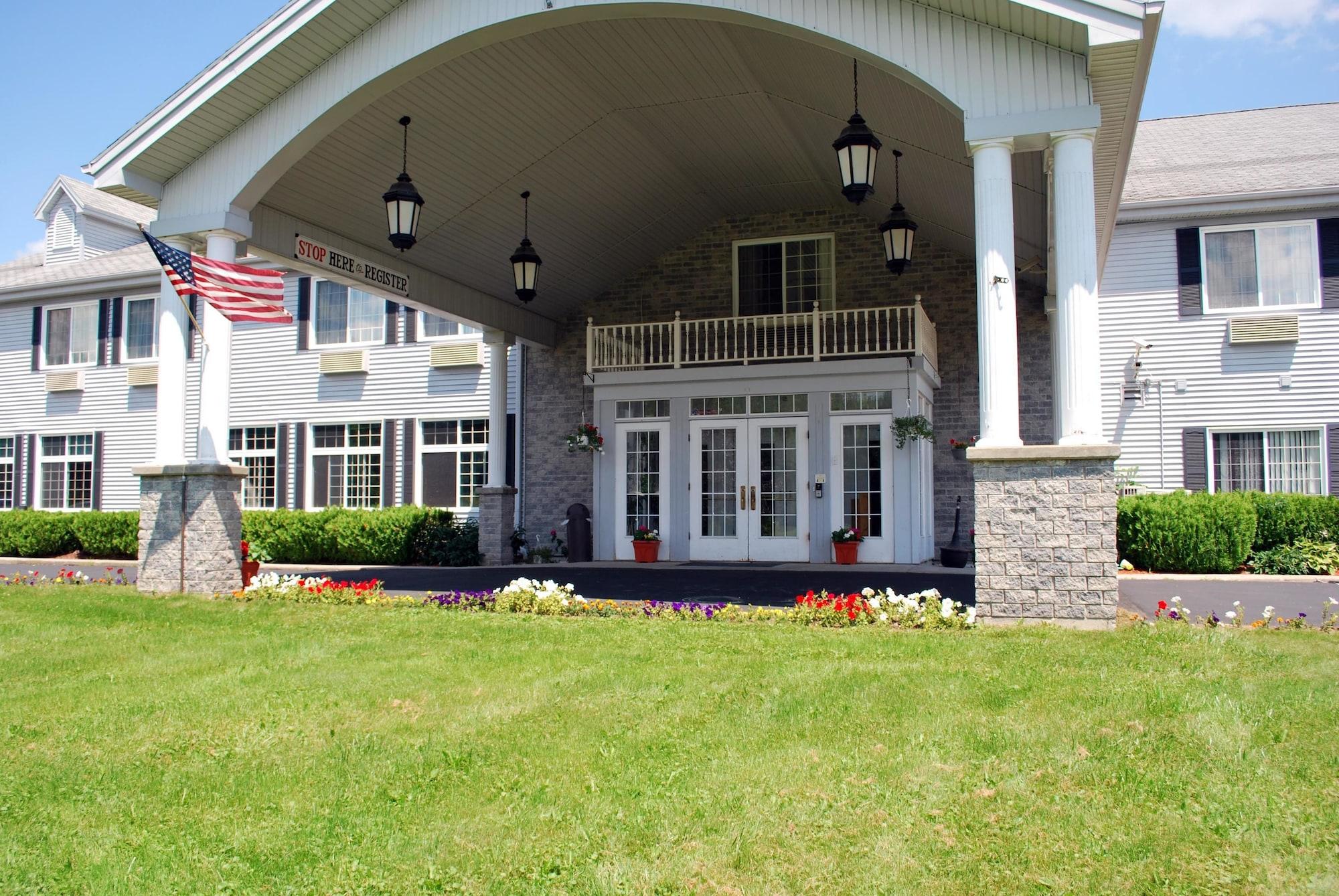 Vista Exterior Cabot Inn & Suites