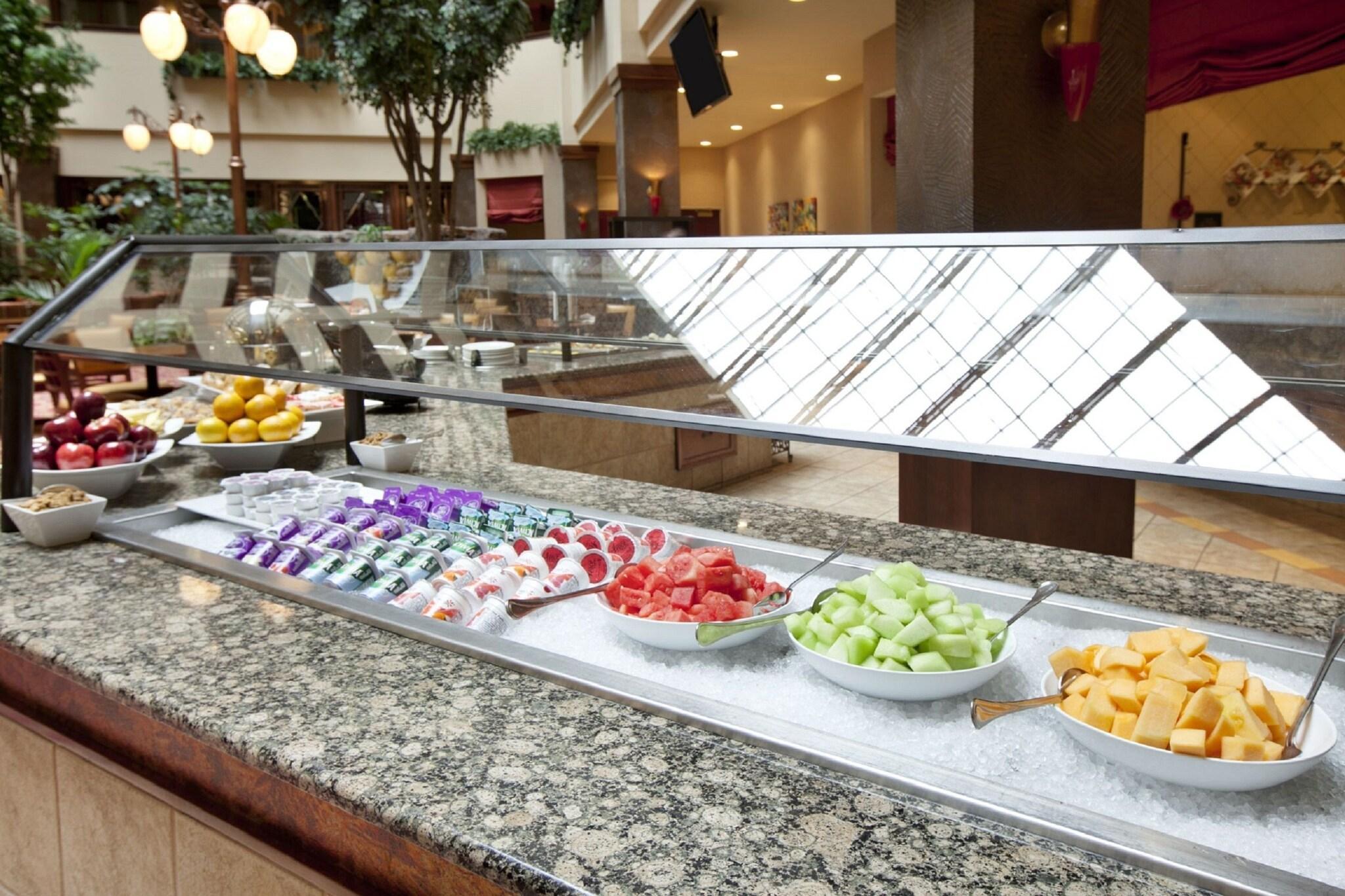 Restaurant Embassy Suites Lincoln