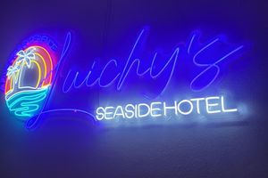 Alojamiento - Luichy's Seaside Hotel