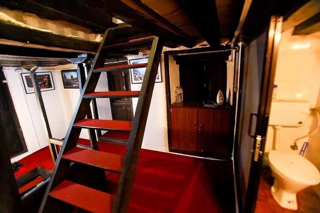 Equipamiento de Habitación Traditional Newari Homestay