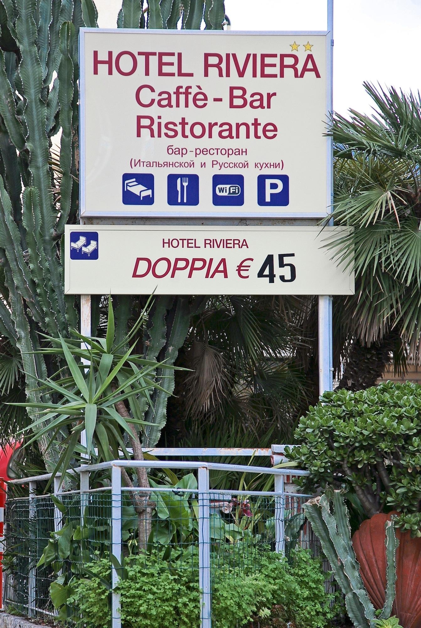 Vista Exterior Hotel Riviera