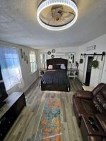 Alojamiento - 2025 Build!! A charming house for your relaxion. 12 mins from all major roads!