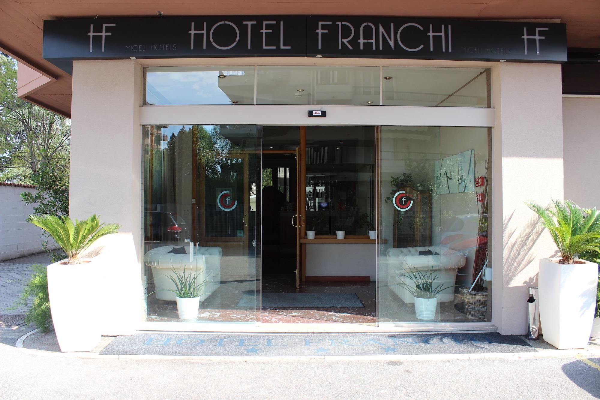 Vista Exterior Hotel Franchi