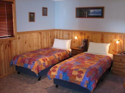 Derwent Bridge Chalets & Studios by null
