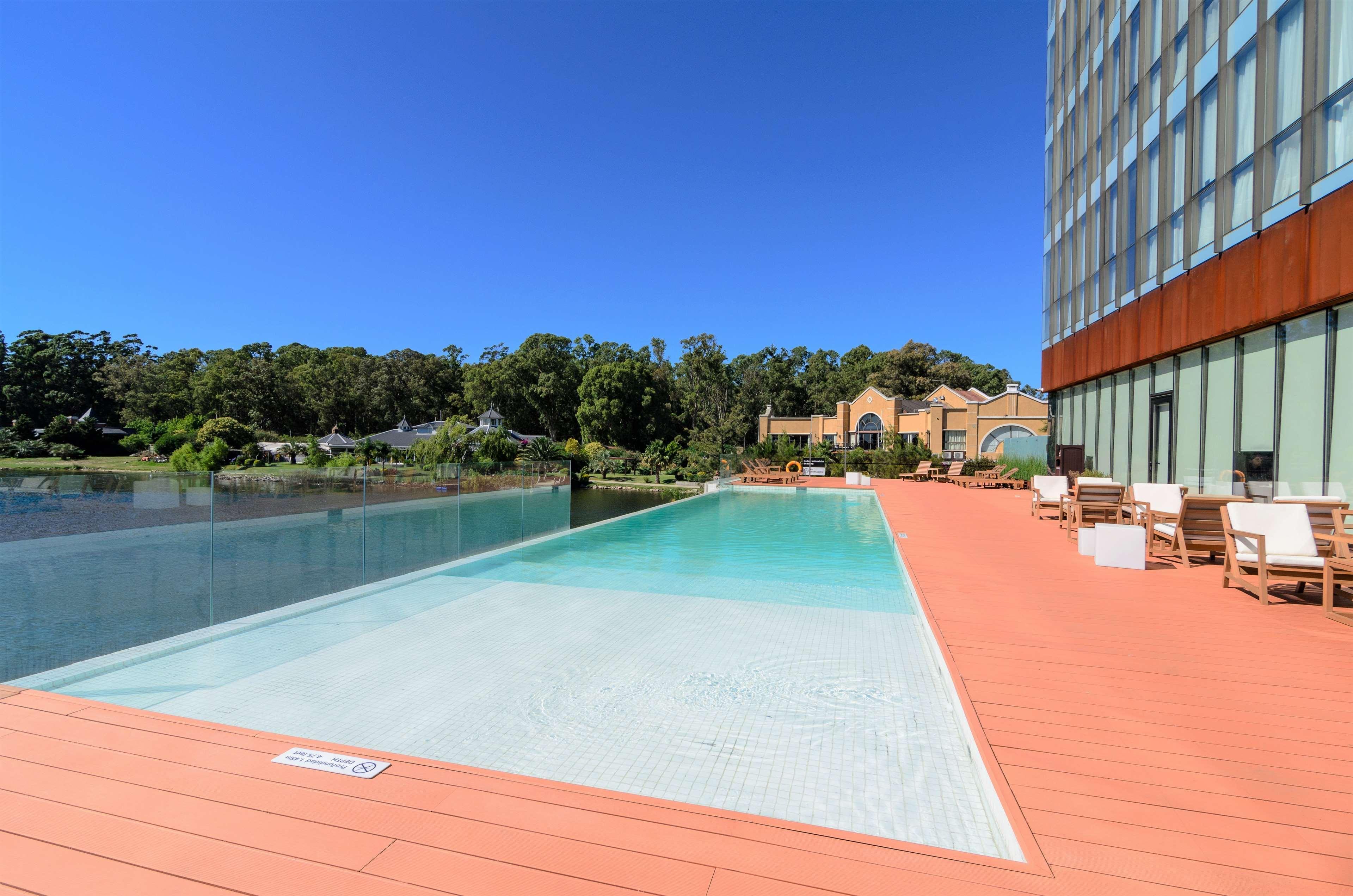 Vista Piscina Hampton by Hilton Montevideo Carrasco