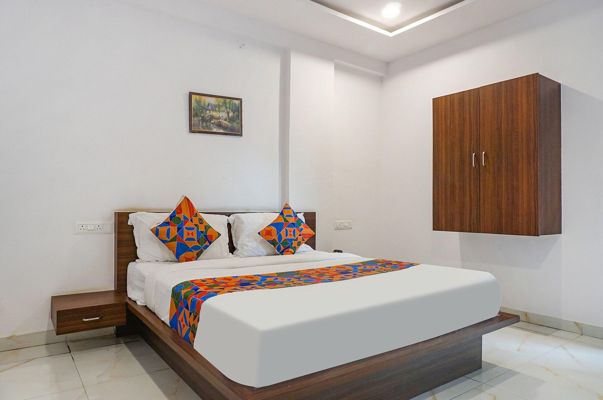 Varios Fabhotel Spot Light