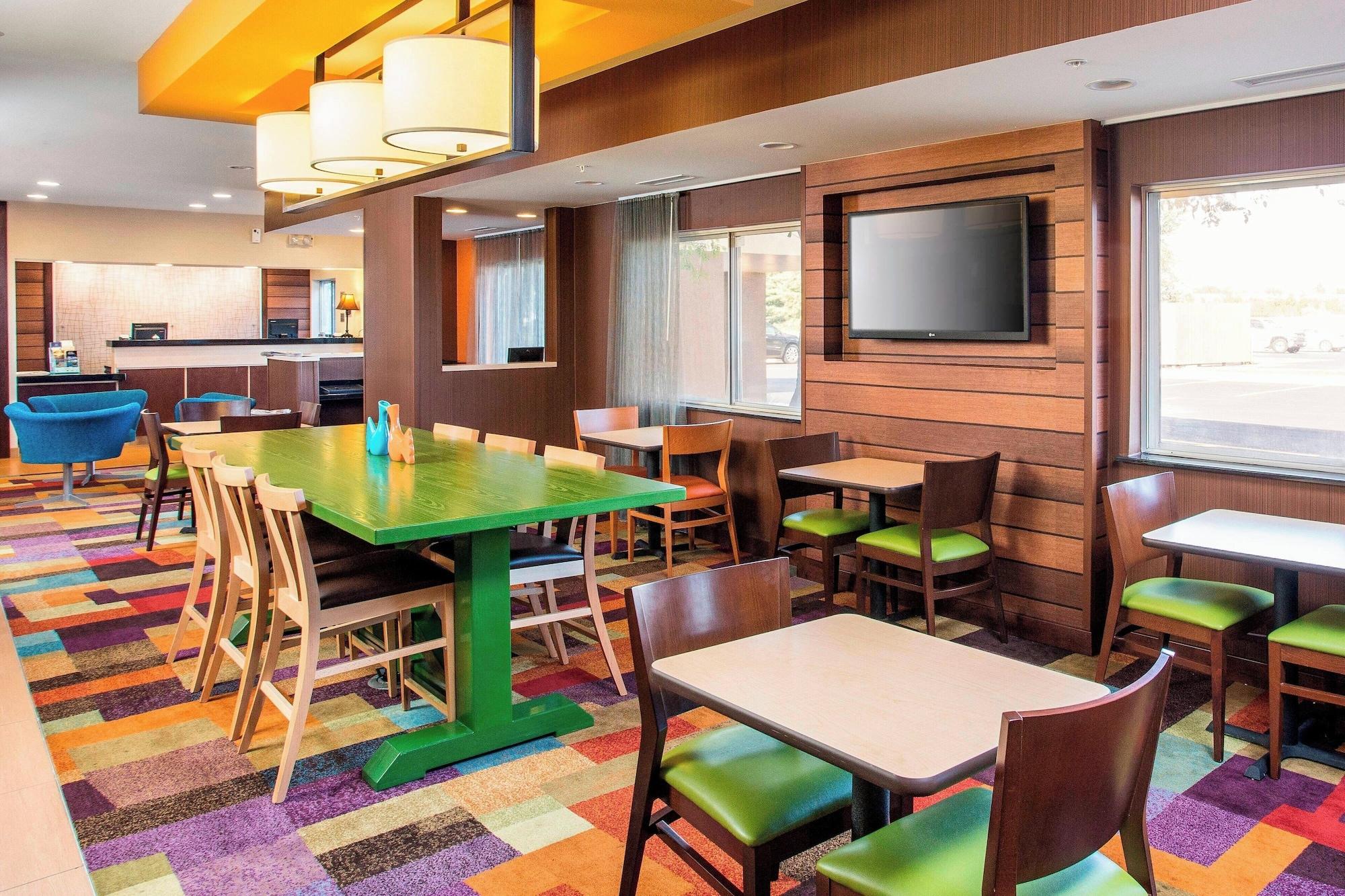 Restaurant Fairfield Inn & Suites Peru