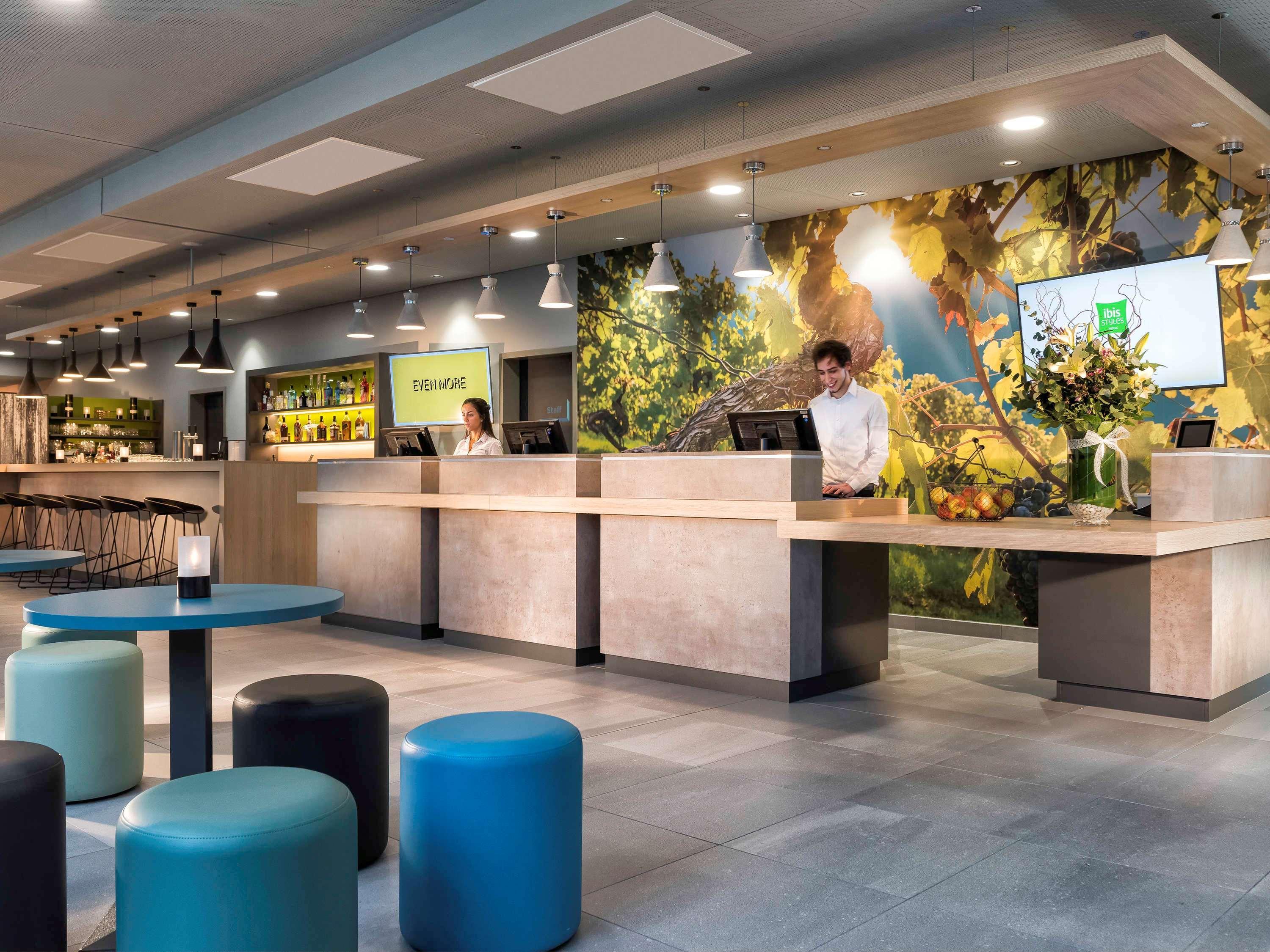 Vista Lobby ibis Styles Stuttgart Vaihingen