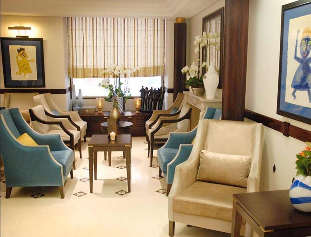Vista Lobby Waldorf Madeleine Hotel