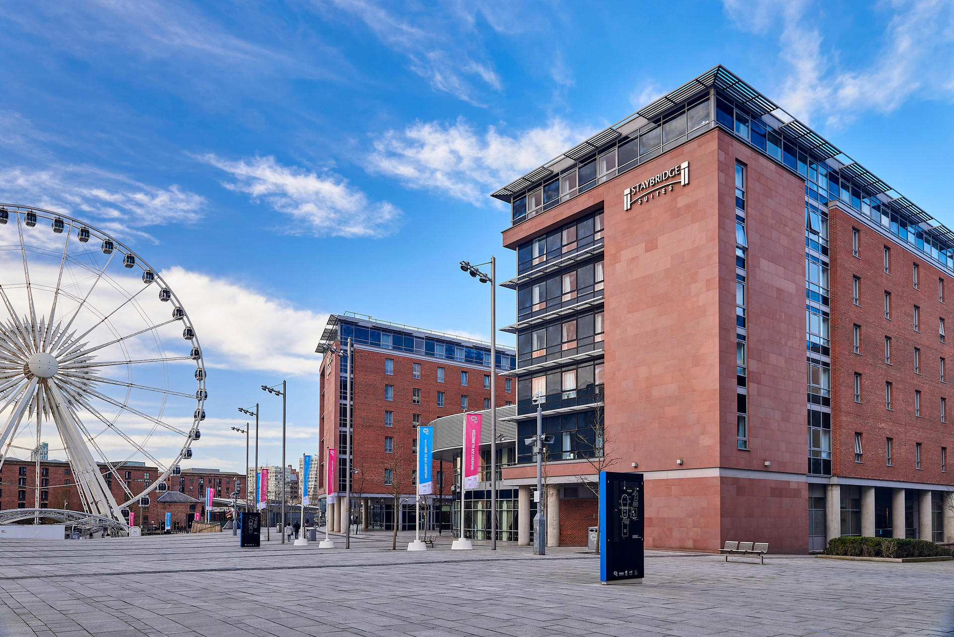 Vista Exterior Staybridge Suites Liverpool by IHG