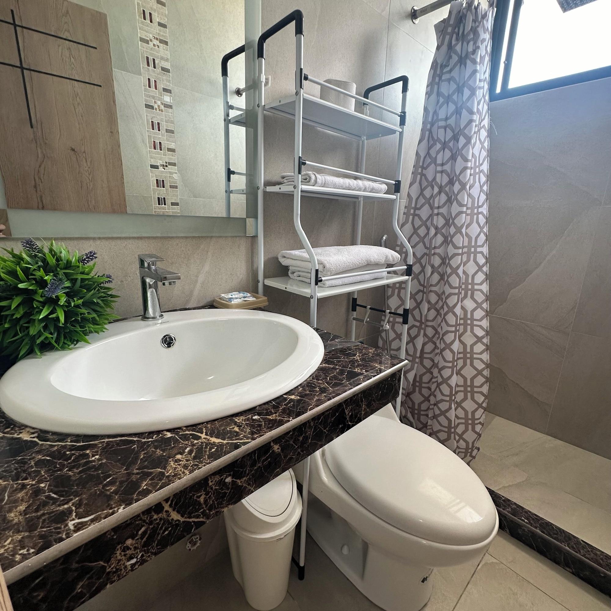 Equipamiento de Habitación Murali Hostal Guayaquil