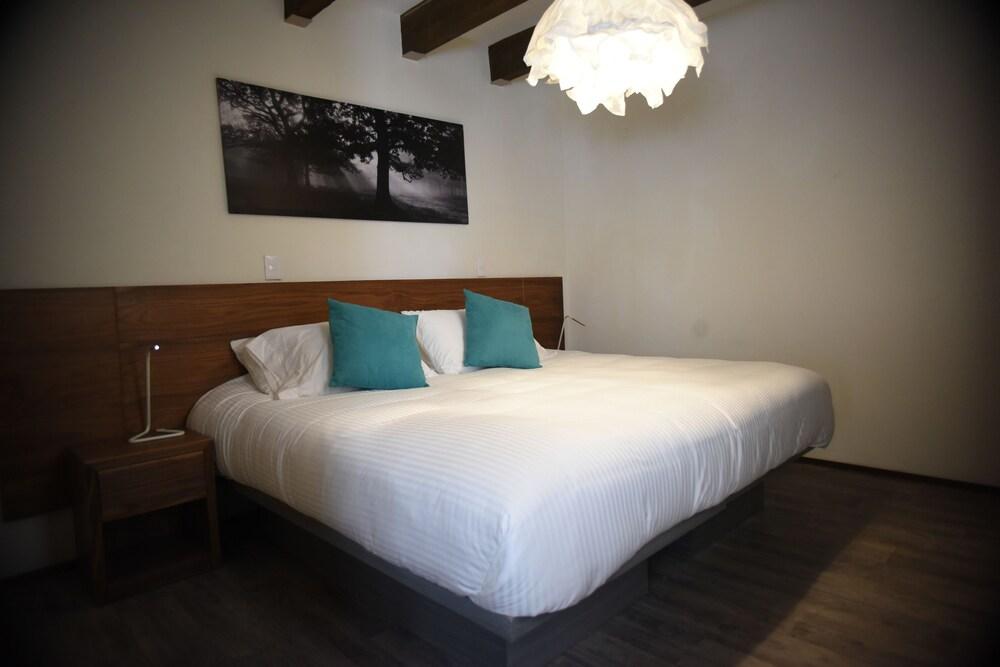 Hotel OM 686 Urban Lofts