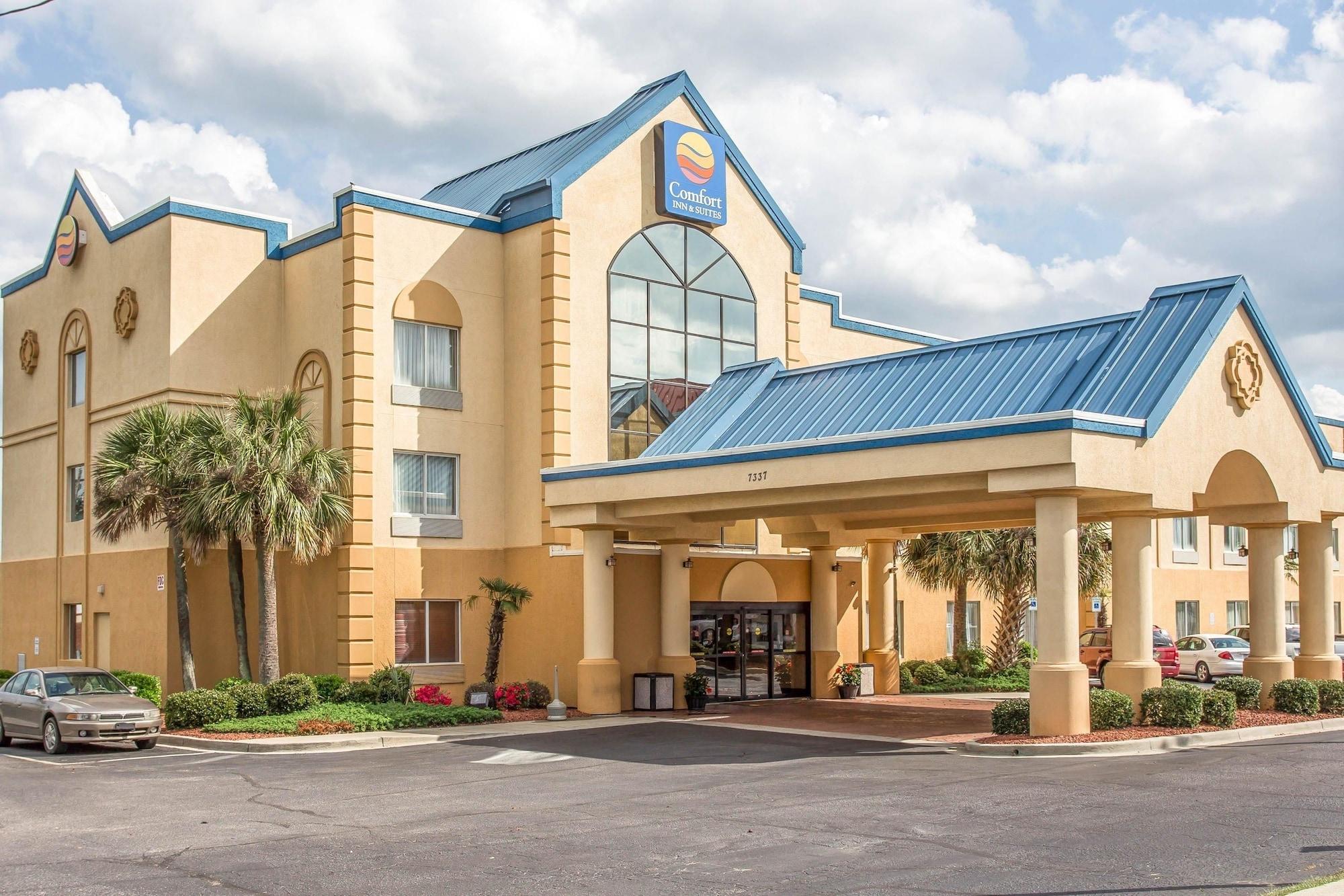 Vista Exterior Comfort Inn & Suites Ft. Jackson Maingate