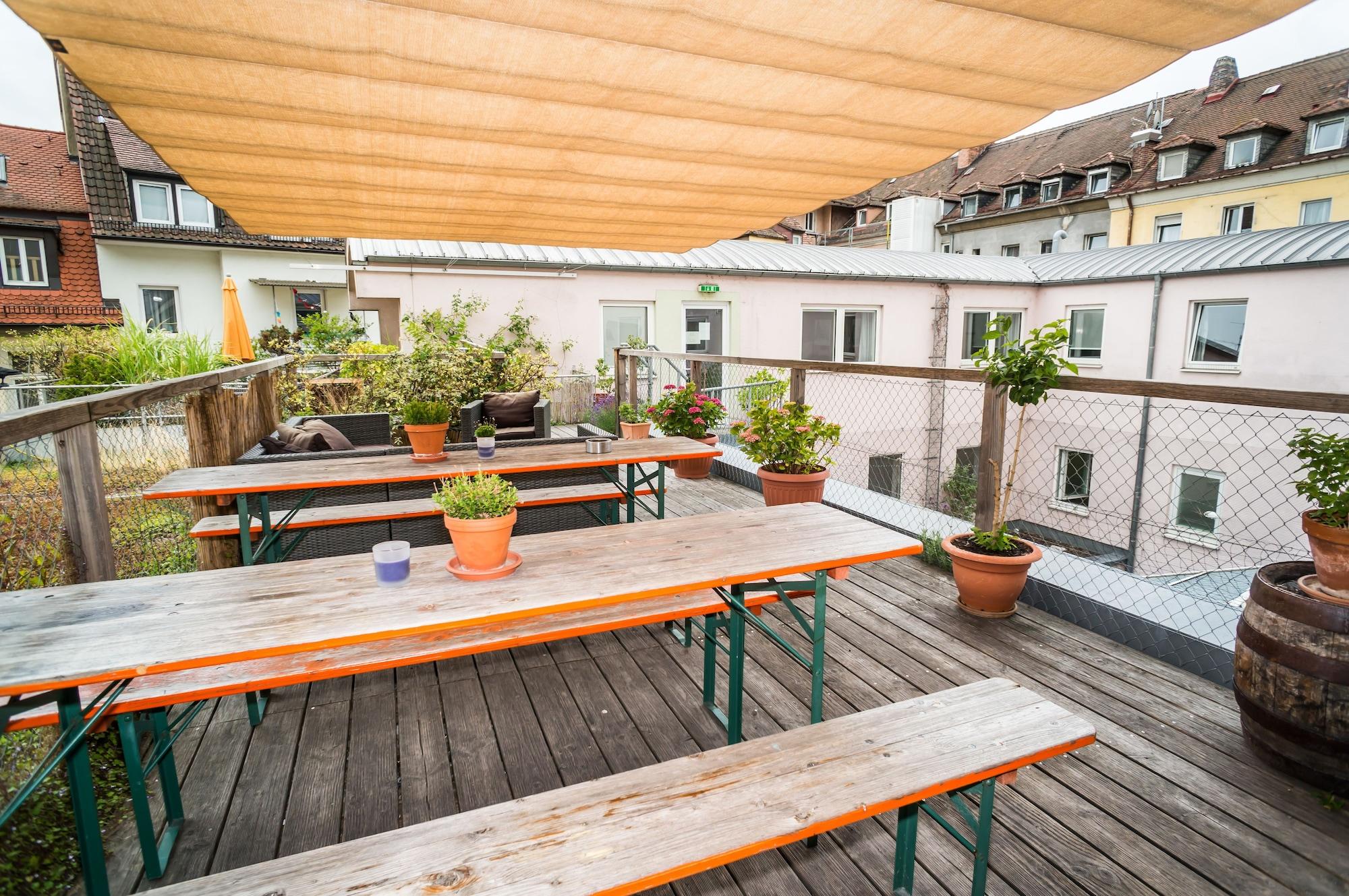 Varios Babelfish Hostel