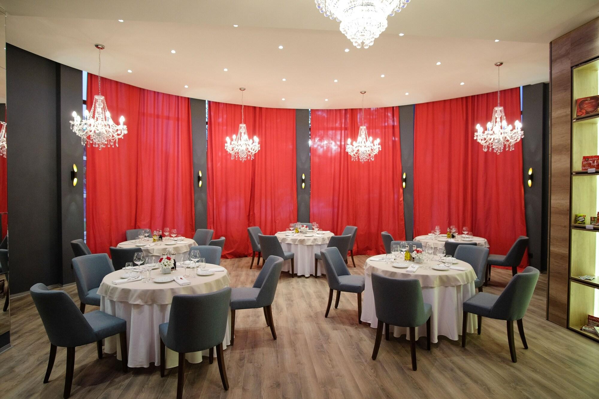 Salón de Baile SL Industry Hotel