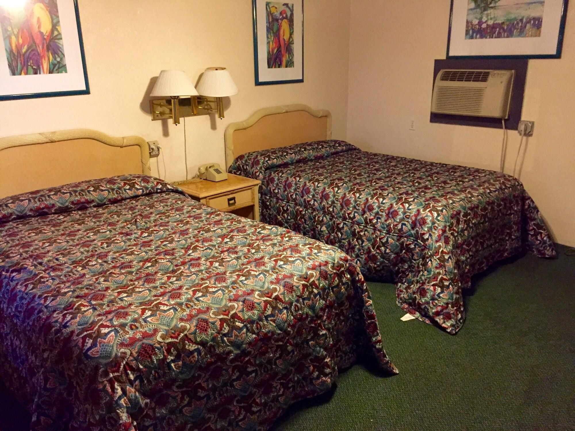 Varios Cadillac Motel Fanning Springs