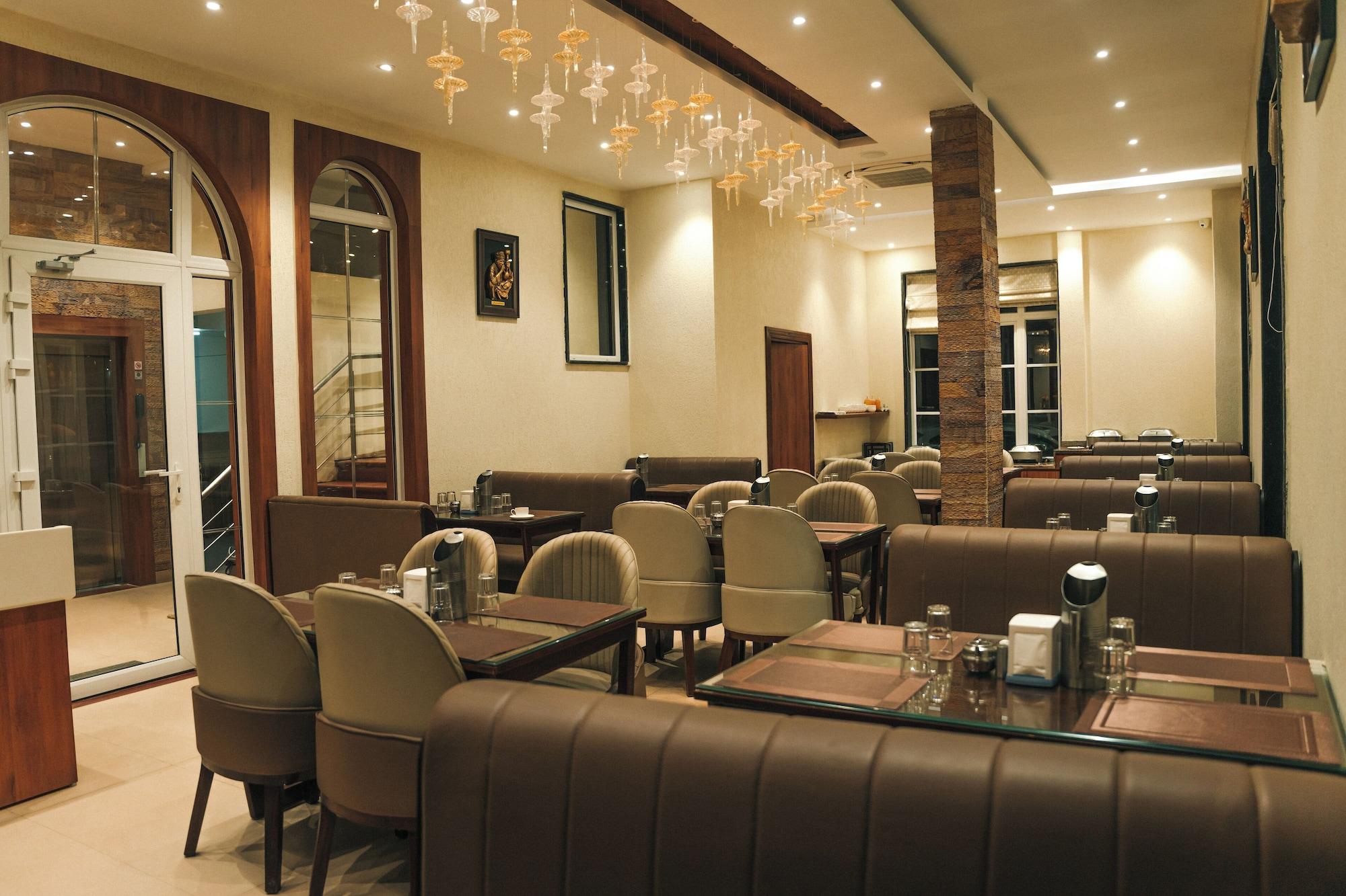 Restaurant New Hotel Snow Crest