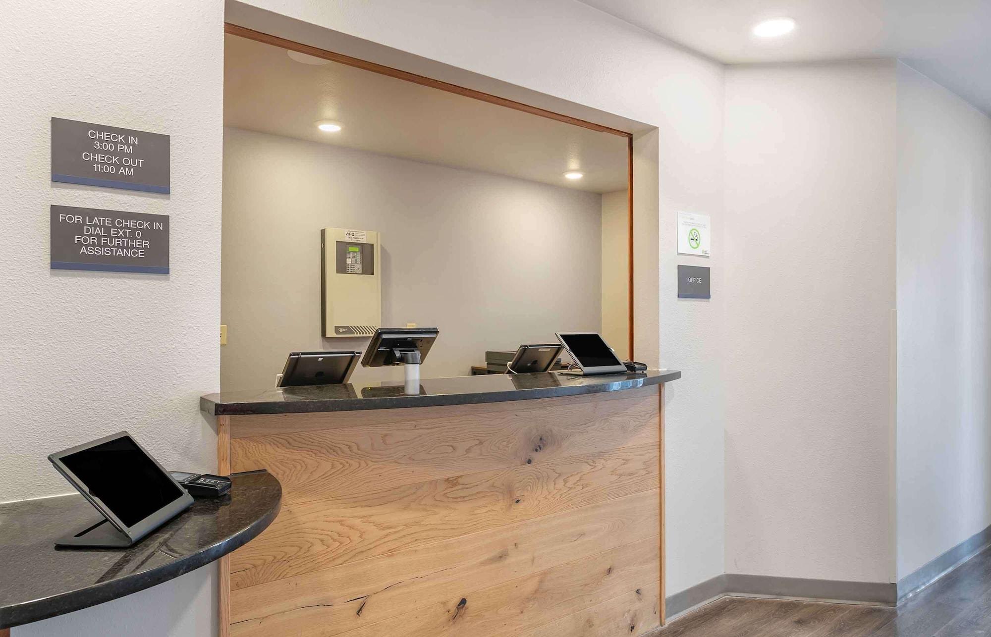 Vista Lobby Extended Stay America Select Suites - Omaha - Southwest