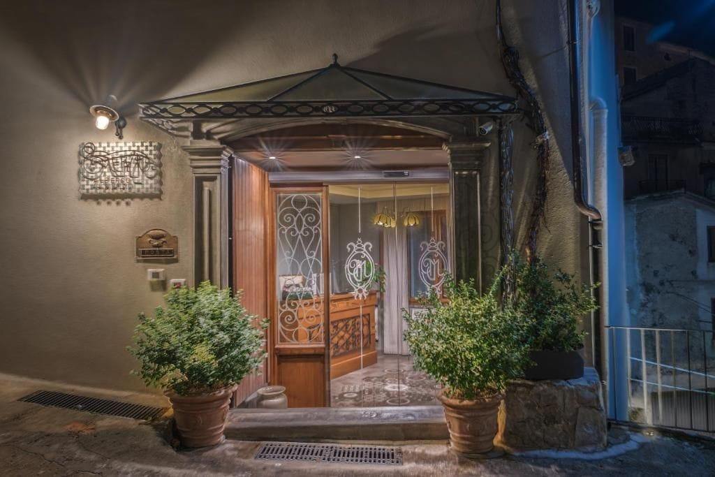 Vista Exterior Albergo Merùo