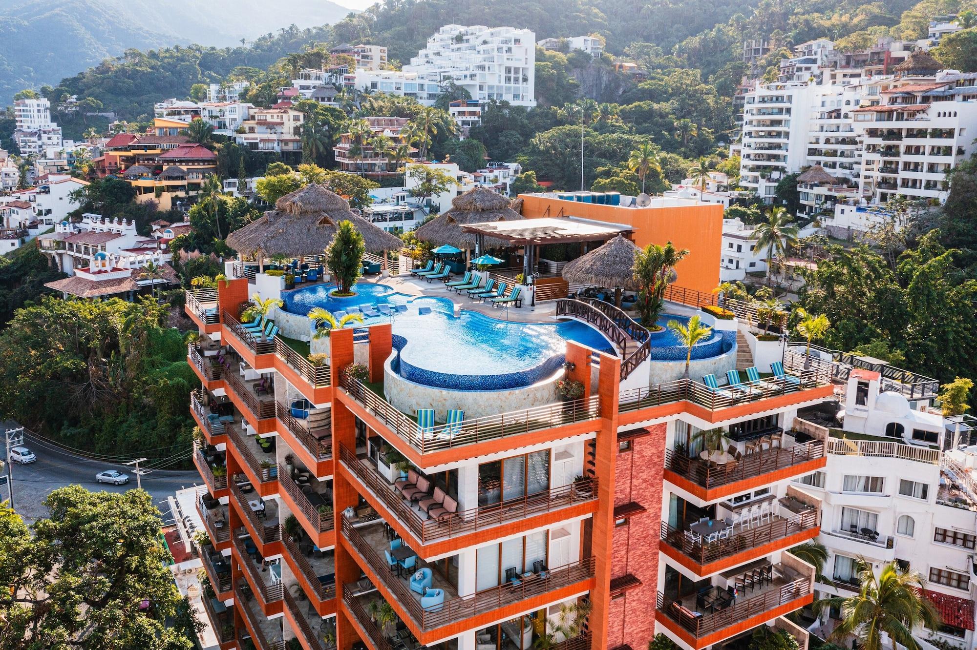Vista Exterior Pinnacle Resorts 220