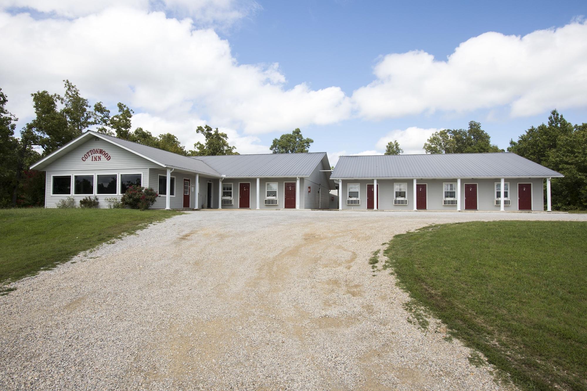 Vista Exterior Cottonwood Inn