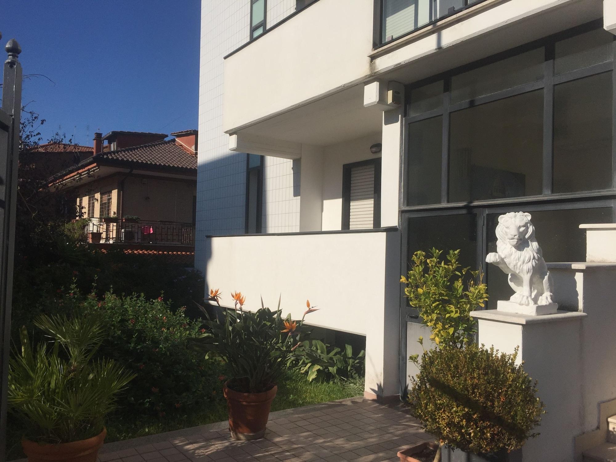 Vista Exterior Hotel Sisto V
