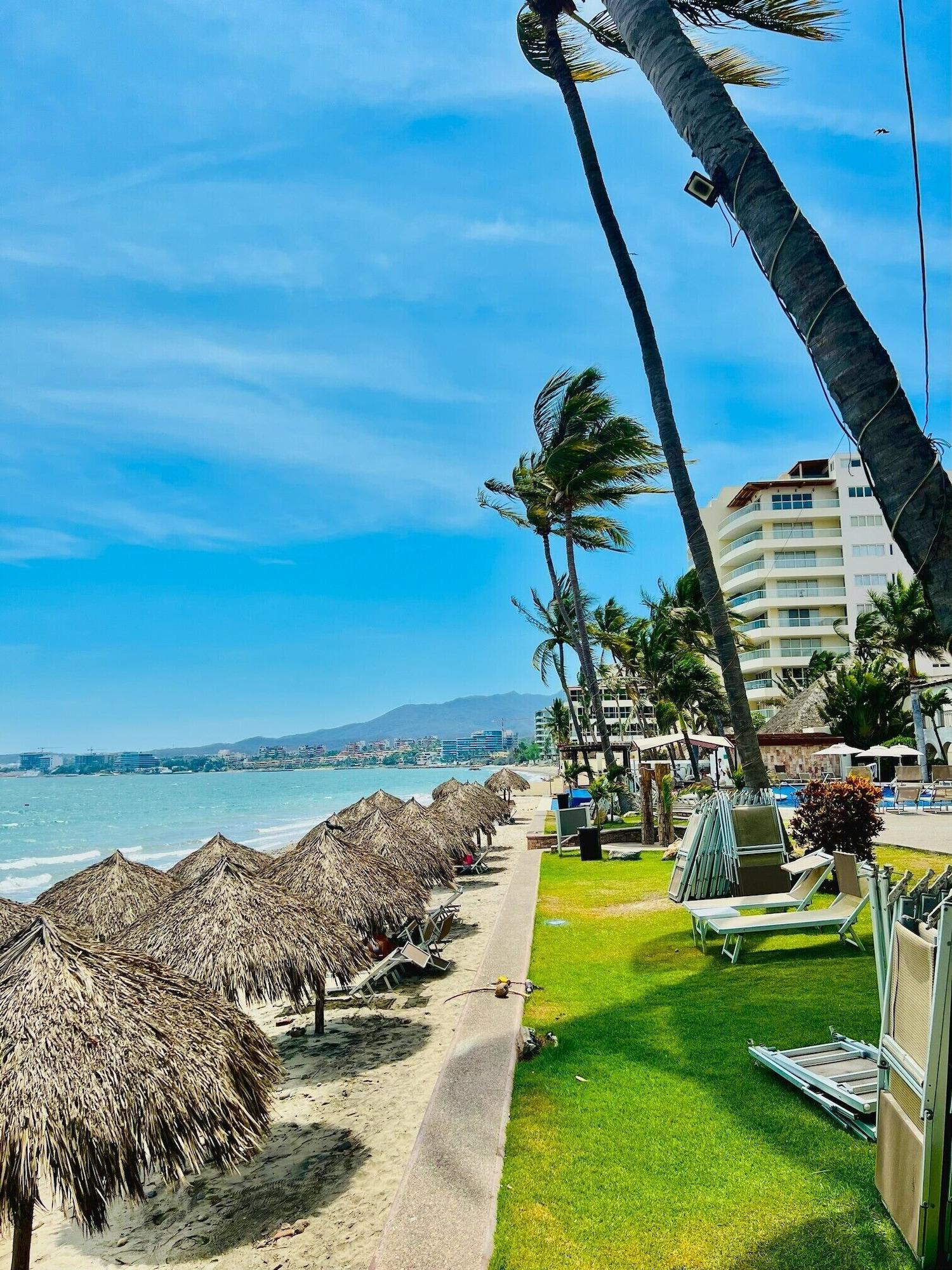 Playa Los Picos Hotel & Suites Bucerias