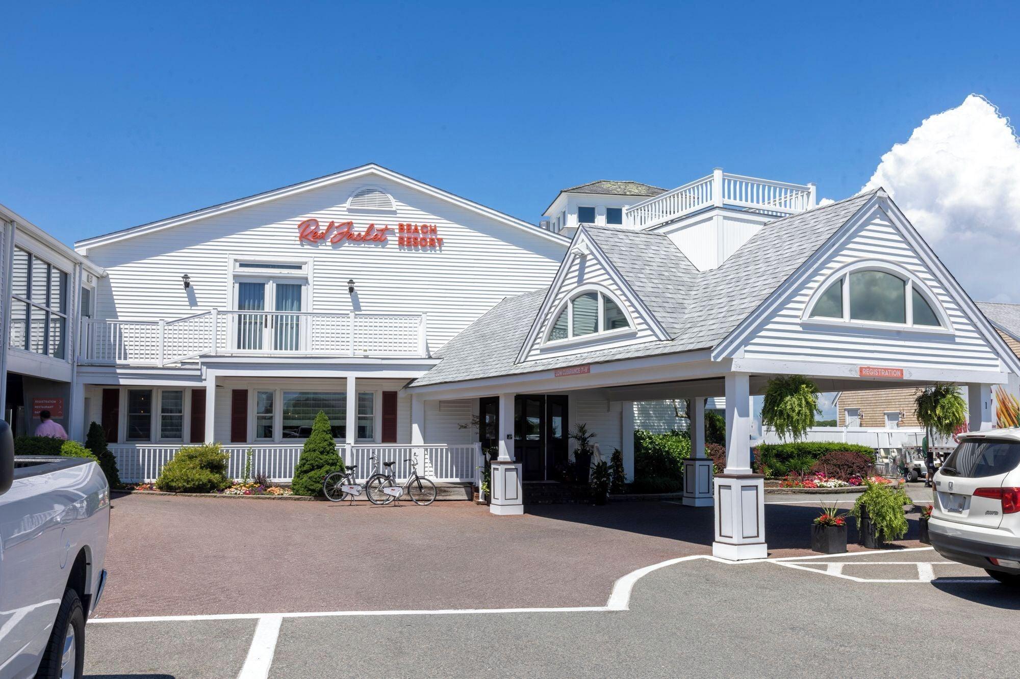 Vista Exterior Red Jacket Beach Resort