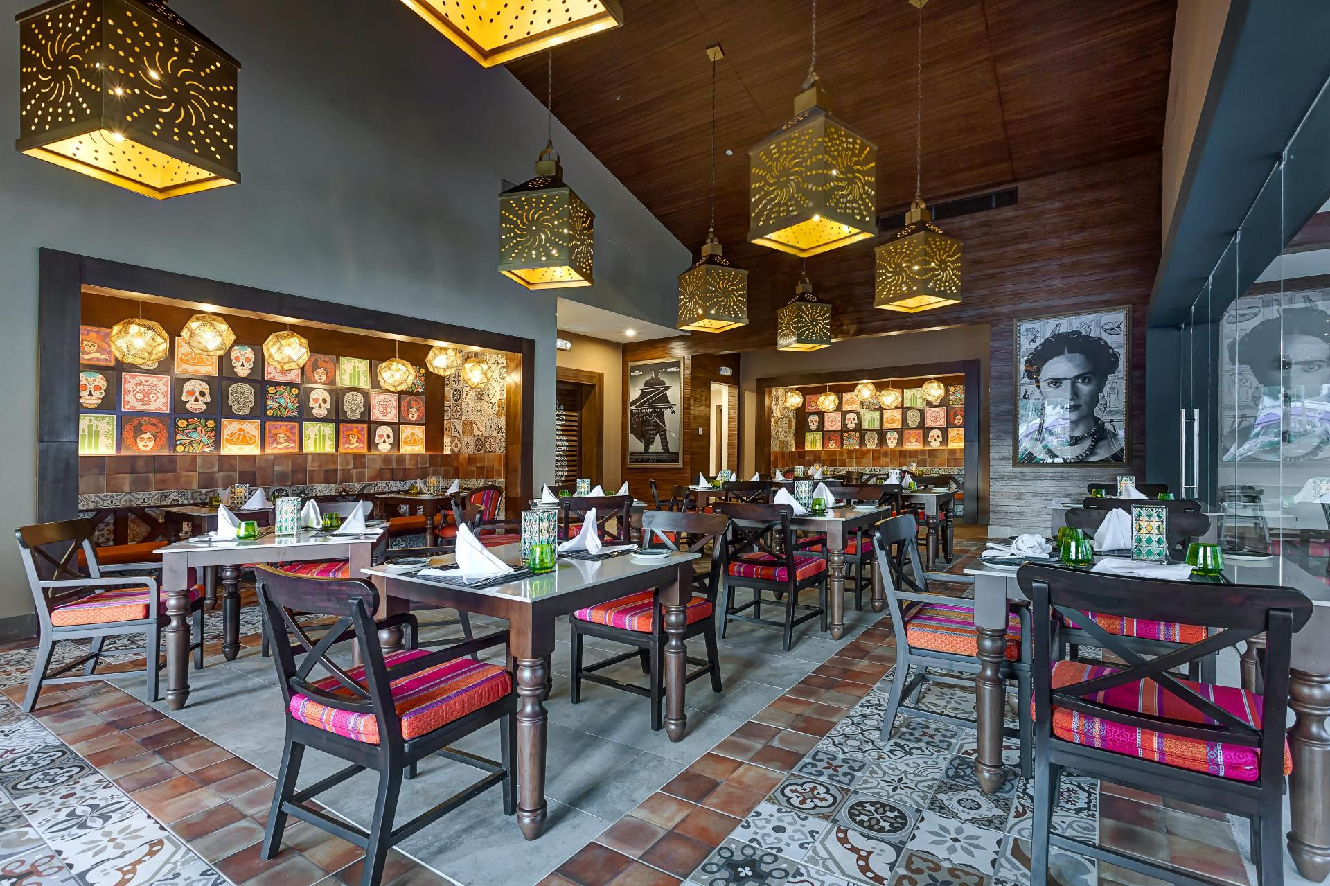 Restaurant Planet Hollywood Costa Rica by Royalton, An Autograph Collection All-Inclusive Resort