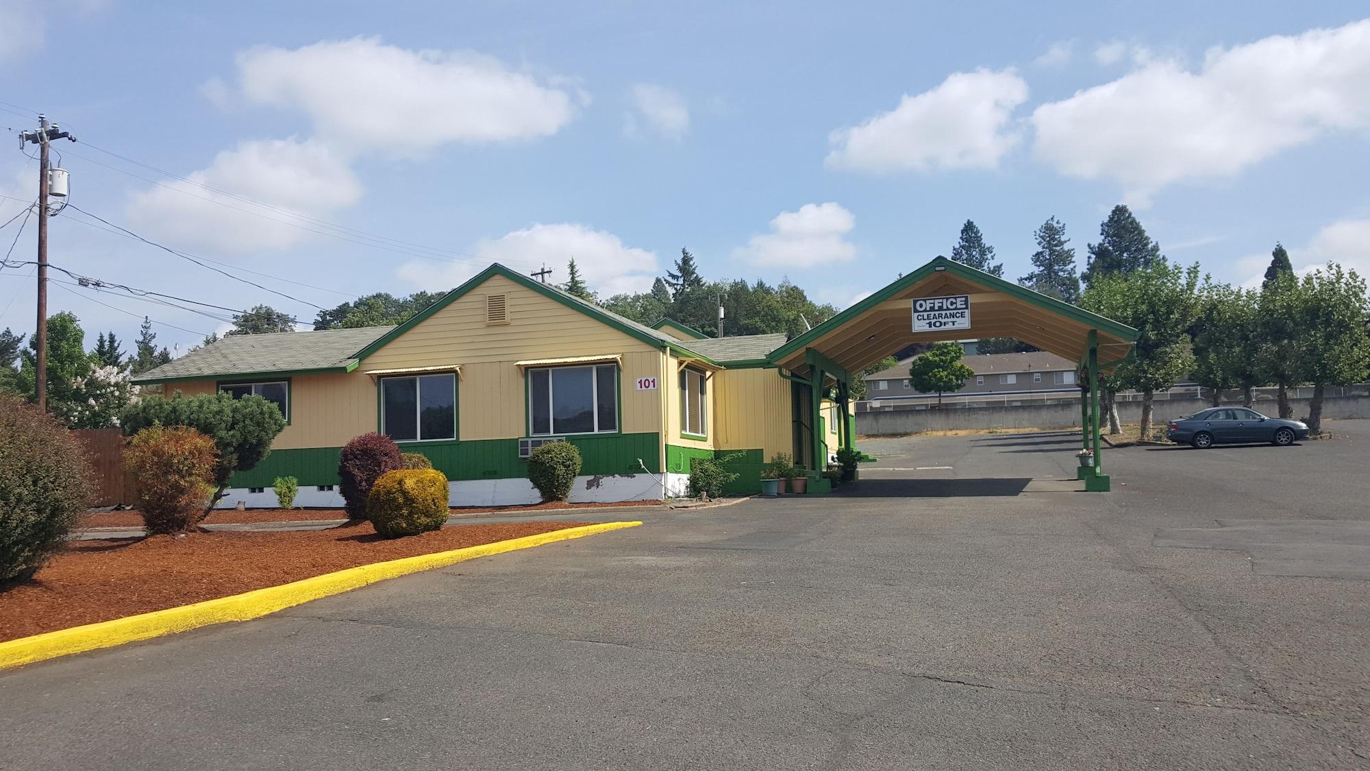 Vista Exterior Safari Inn