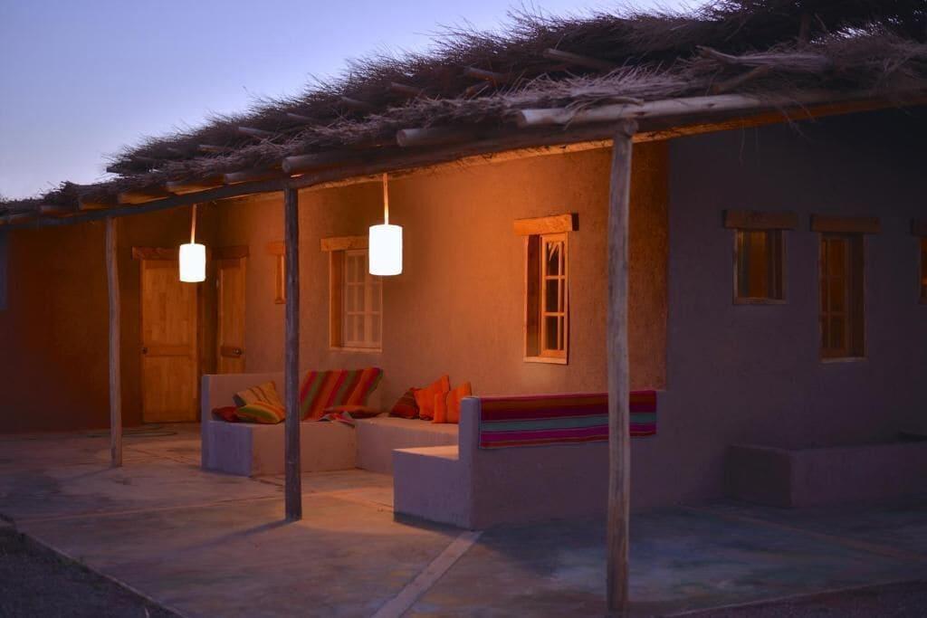 Vista Exterior HOSTAL VALLE DE LA LUNA