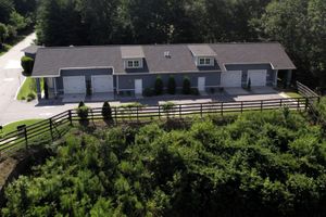 Alojamiento - Belamere Swimming Pool Suites