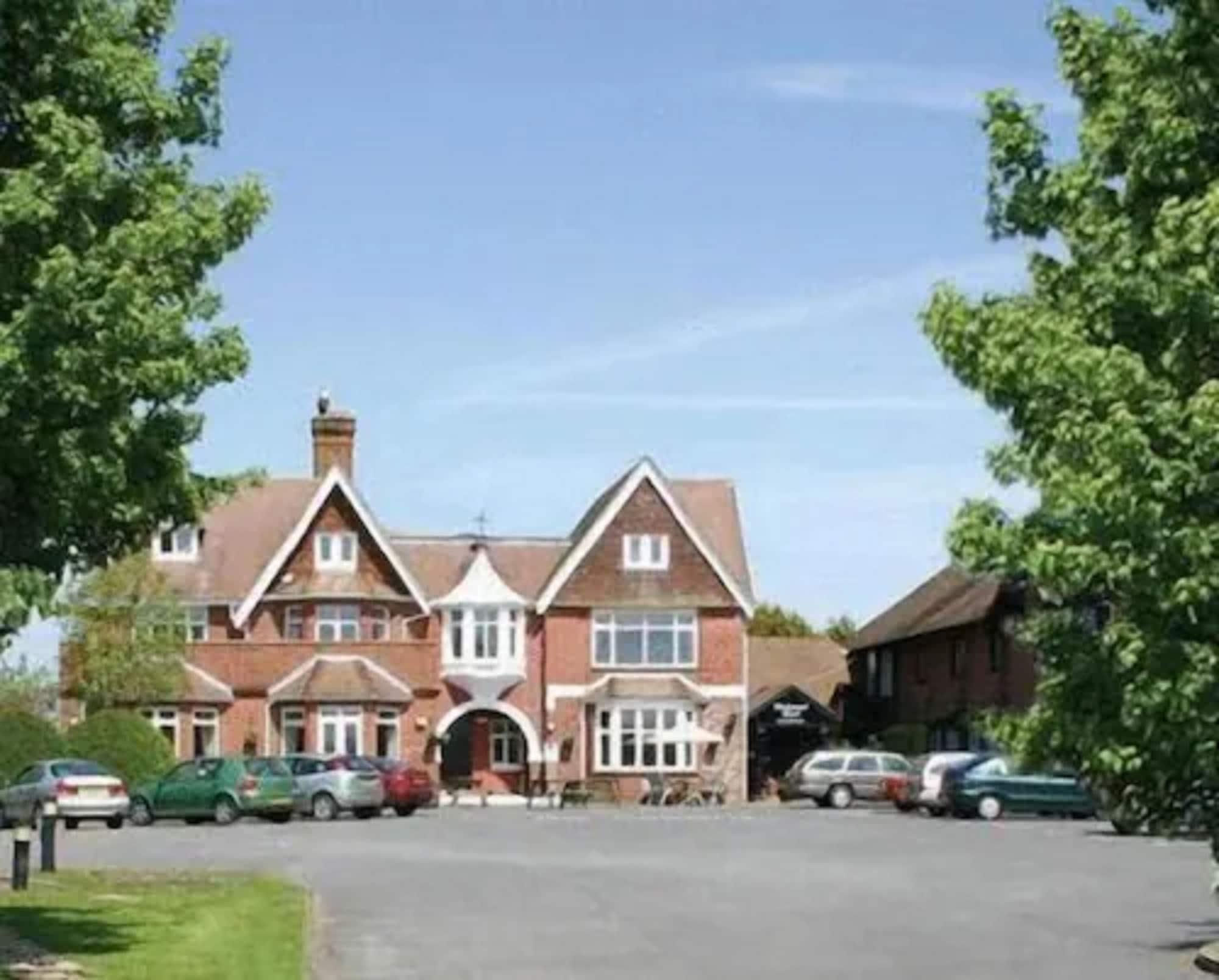 Vista Exterior The Hickstead Hotel