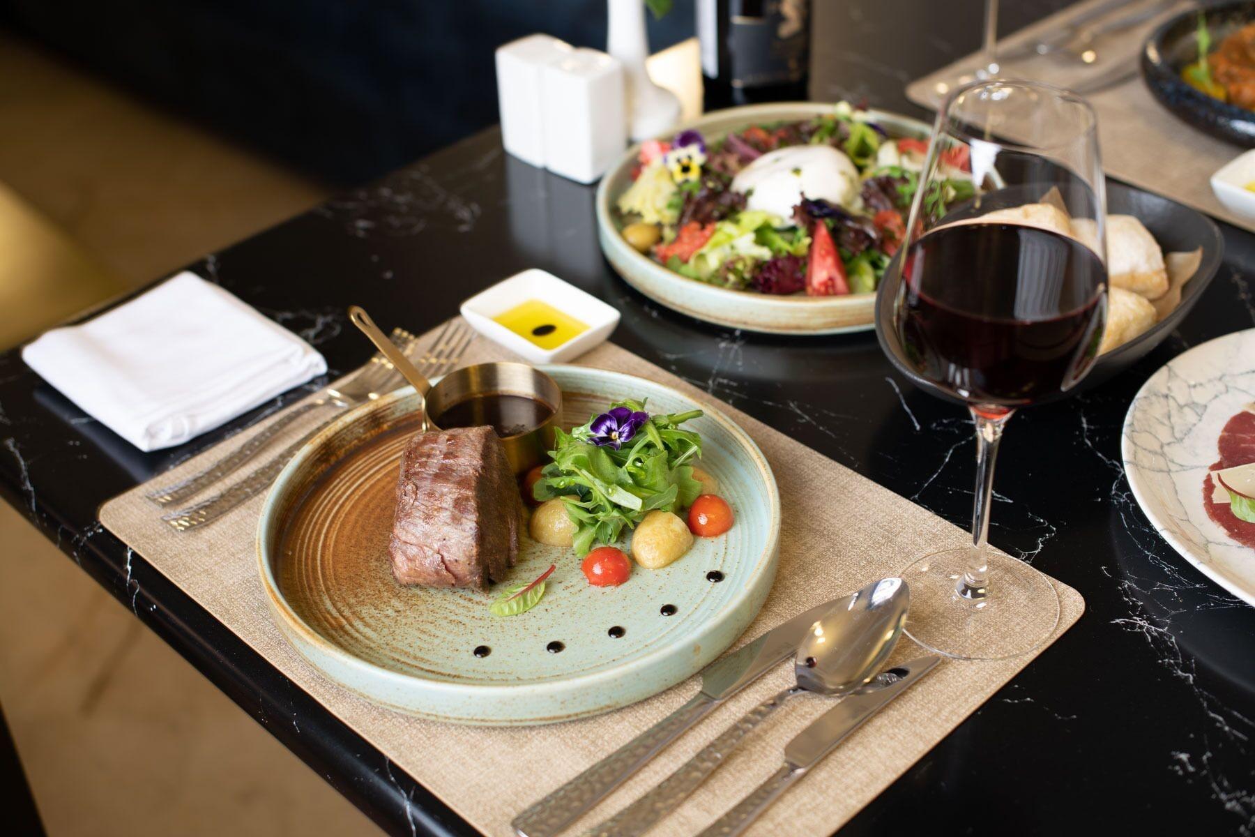 Restaurant LOTTE City Hotels Tashkent Palace