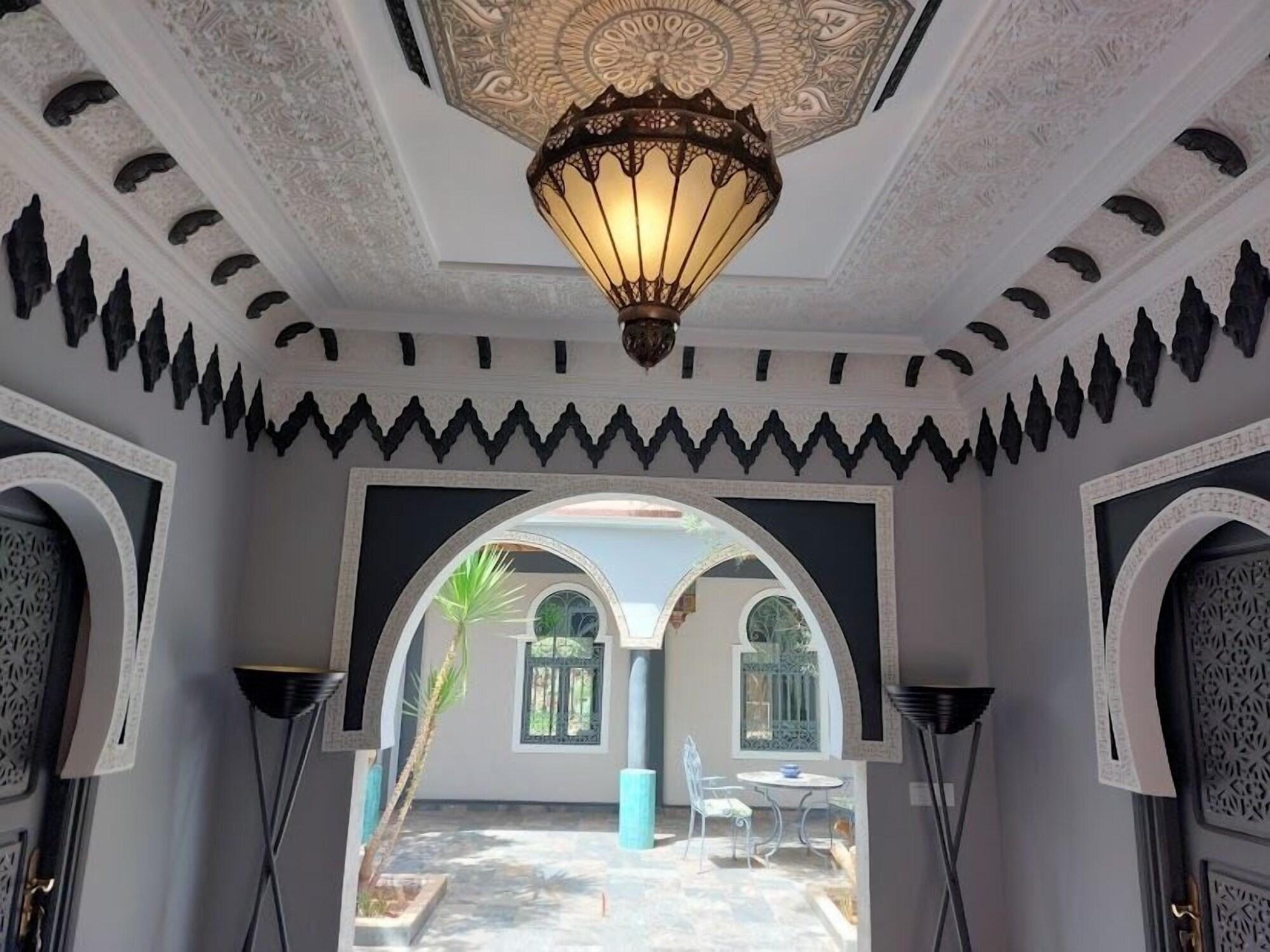 Vista Lobby DAR HISANE