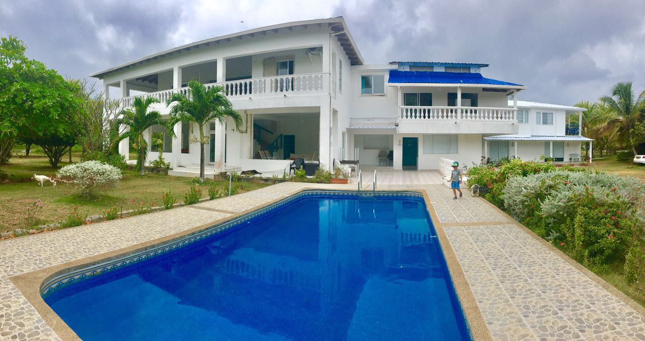 Vista Piscina Tropical Garden