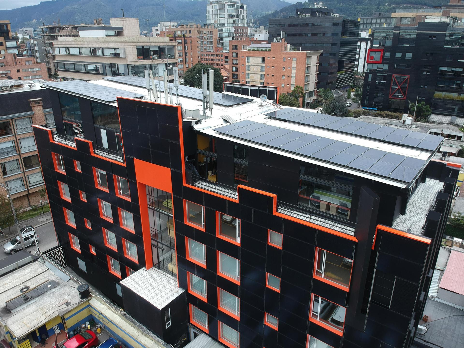 Vista Exterior Richmond Suites Hotel