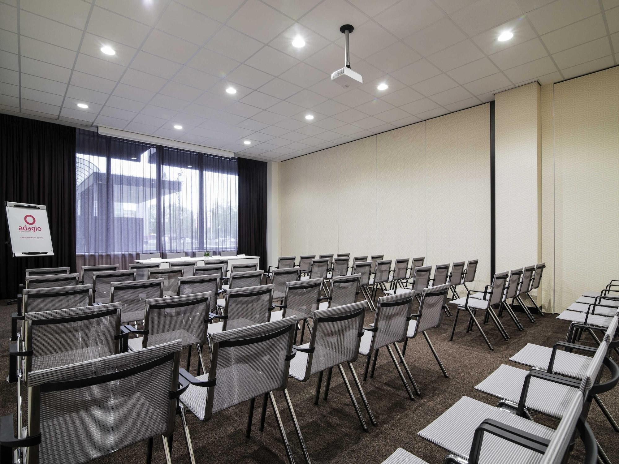 Sala de Reuniones Adagio Amsterdam City South