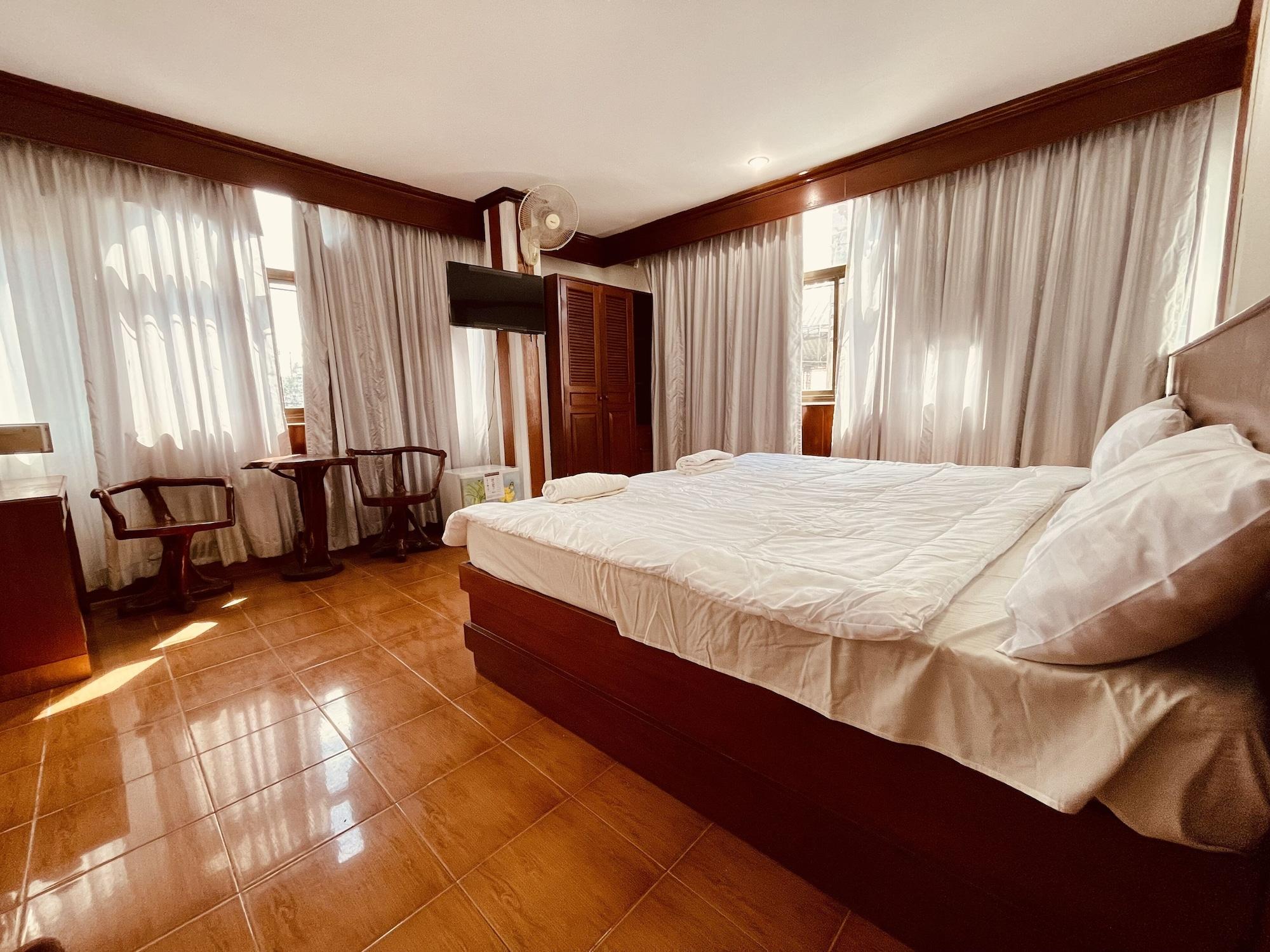 Varios Centre Point Patong