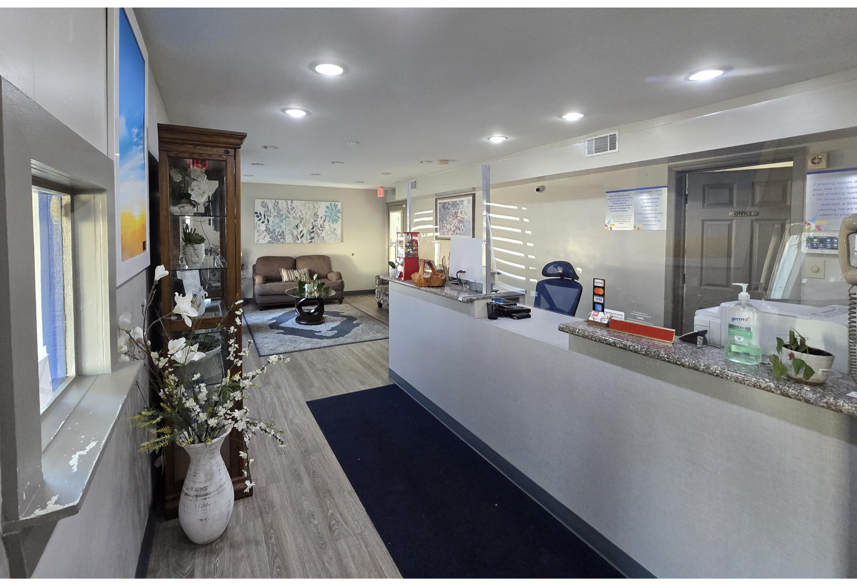 Vista Lobby OYO Hampton South Carolina Hwy 278