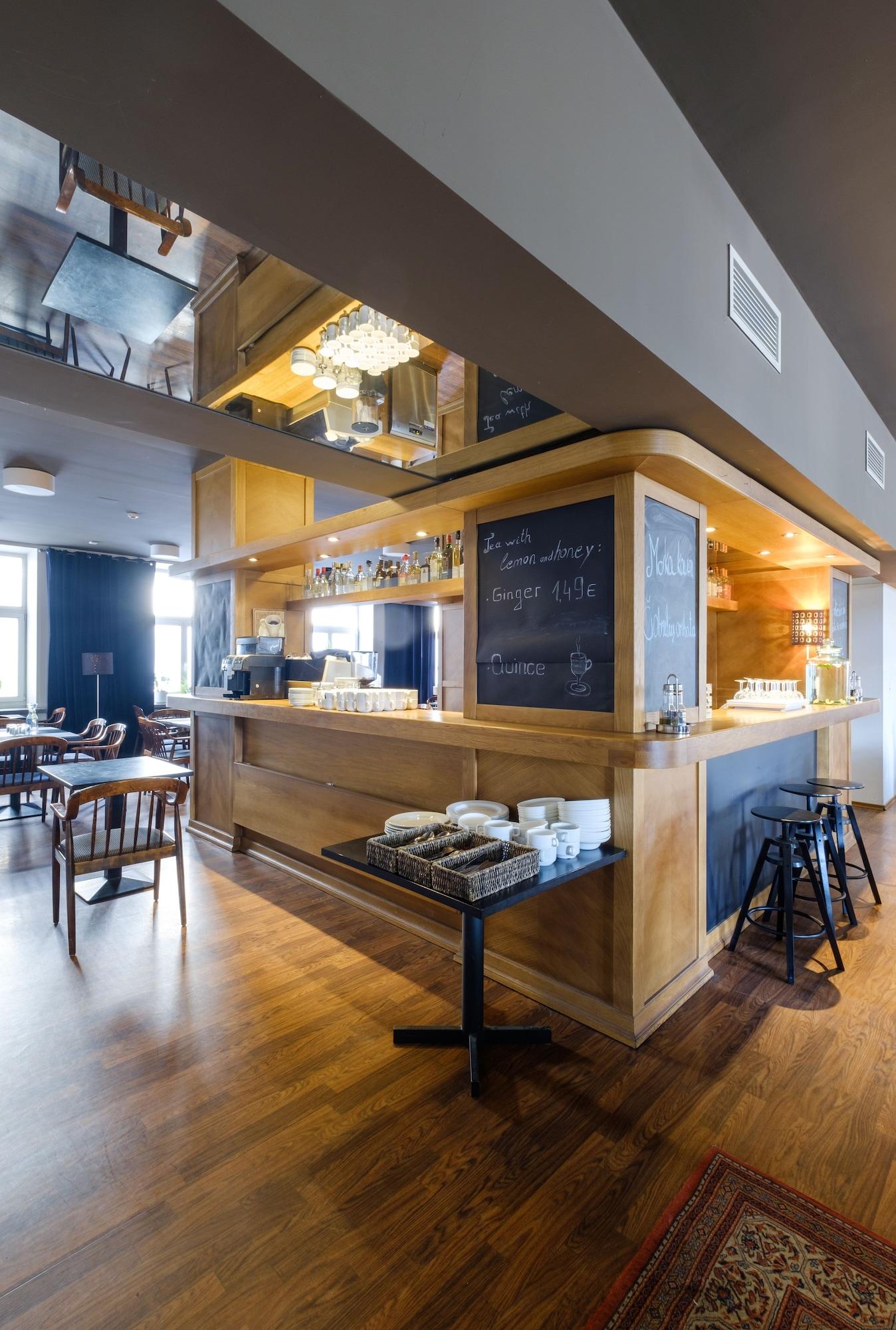 Bar/Salón Hotel Metropolis