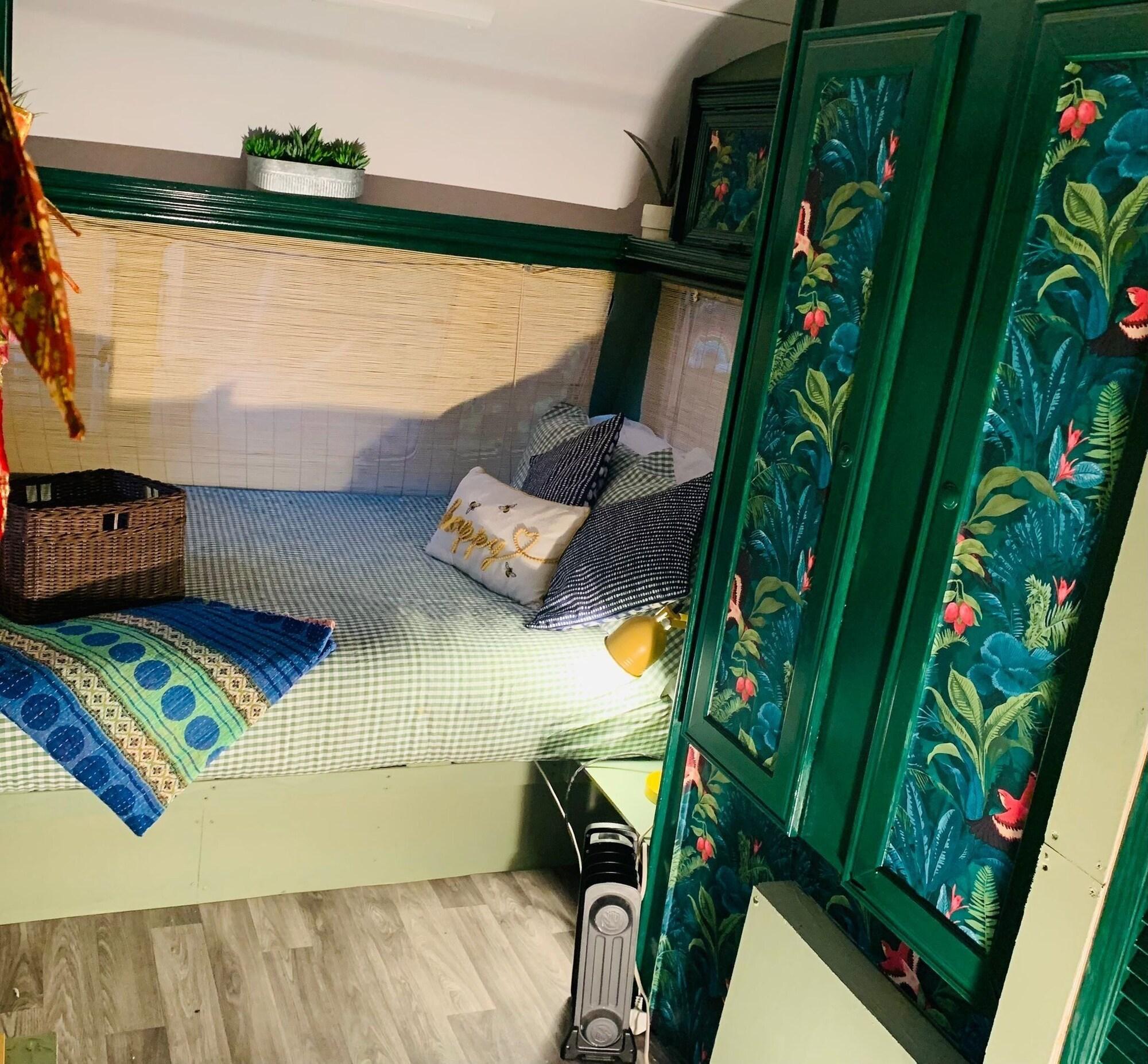 Varios Penhallow House Glamping Retreat