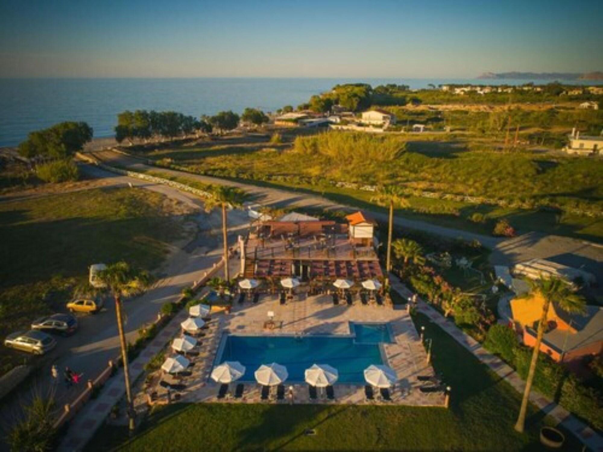 Vista Piscina Odos Oneiron Tavronitis Bay