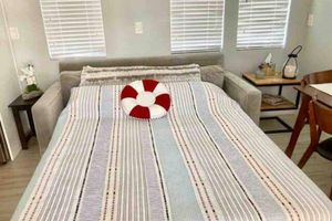 Alquiler Vacacional - Kampground Escape w/ Kayaks, Heated Pool & Marina!