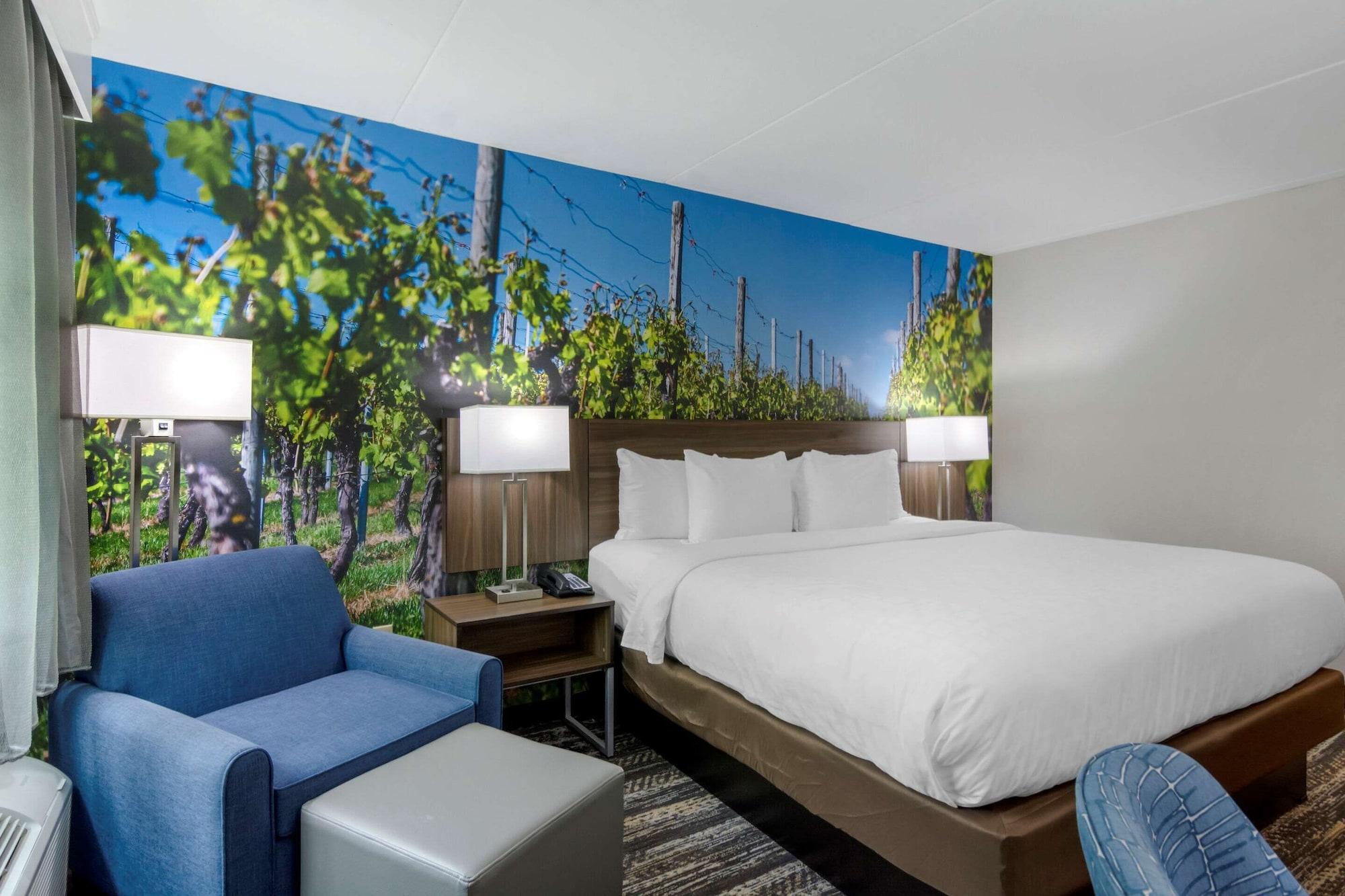 Varios Clarion Pointe Charlottesville