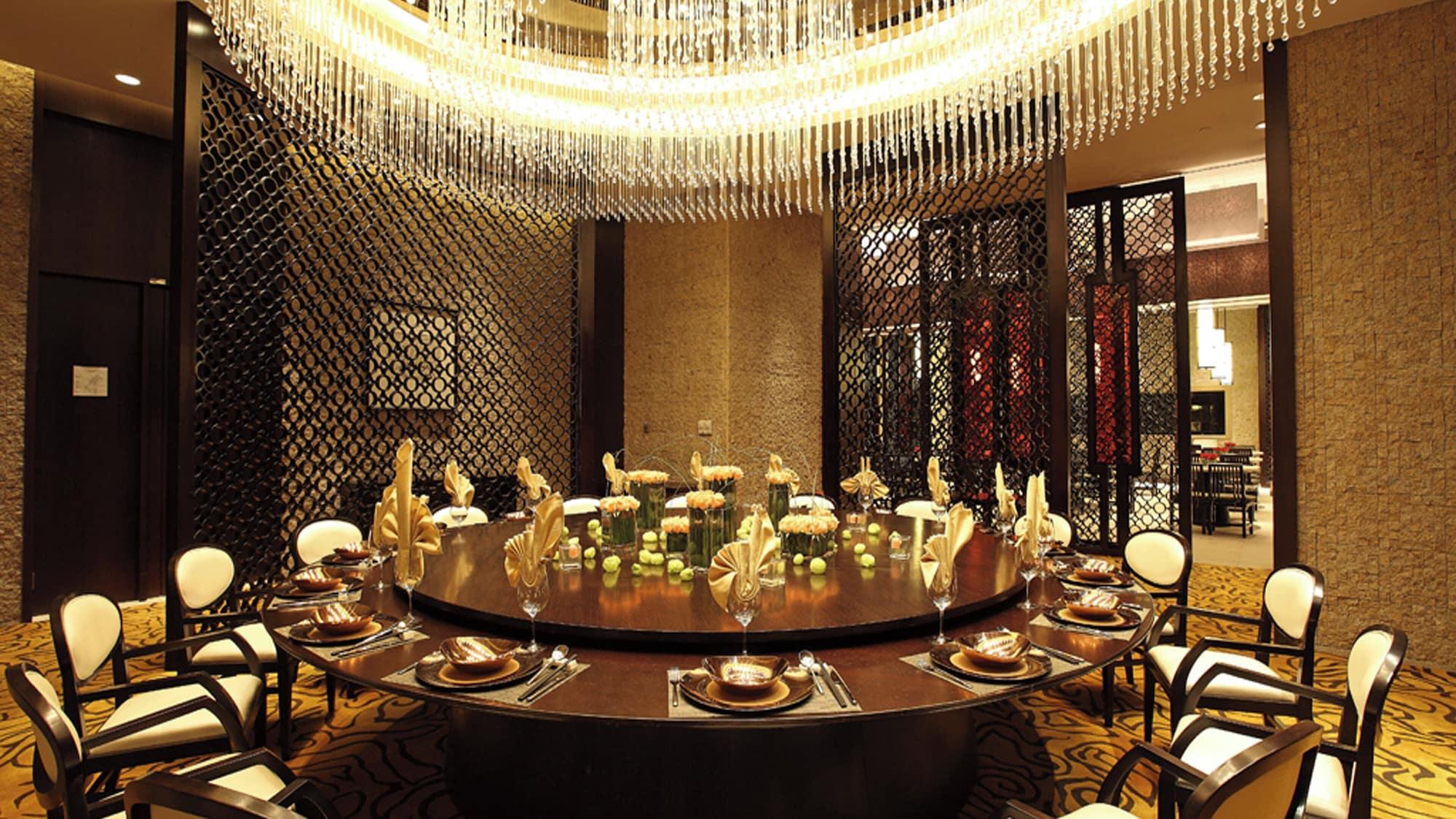 Restaurant Crowne Plaza Zhongshan Wing on City by IHG