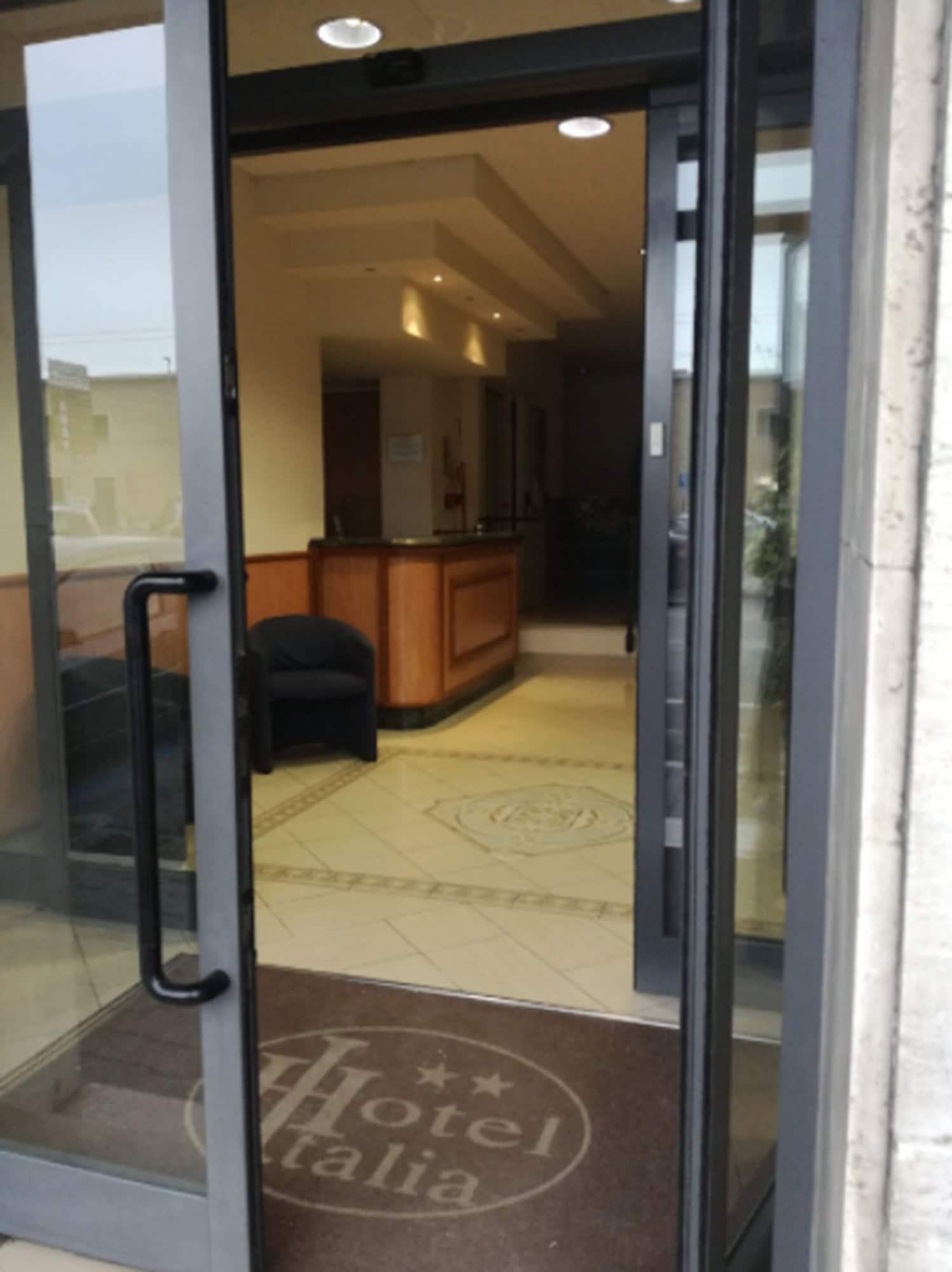 Vista Exterior Hotel Italia