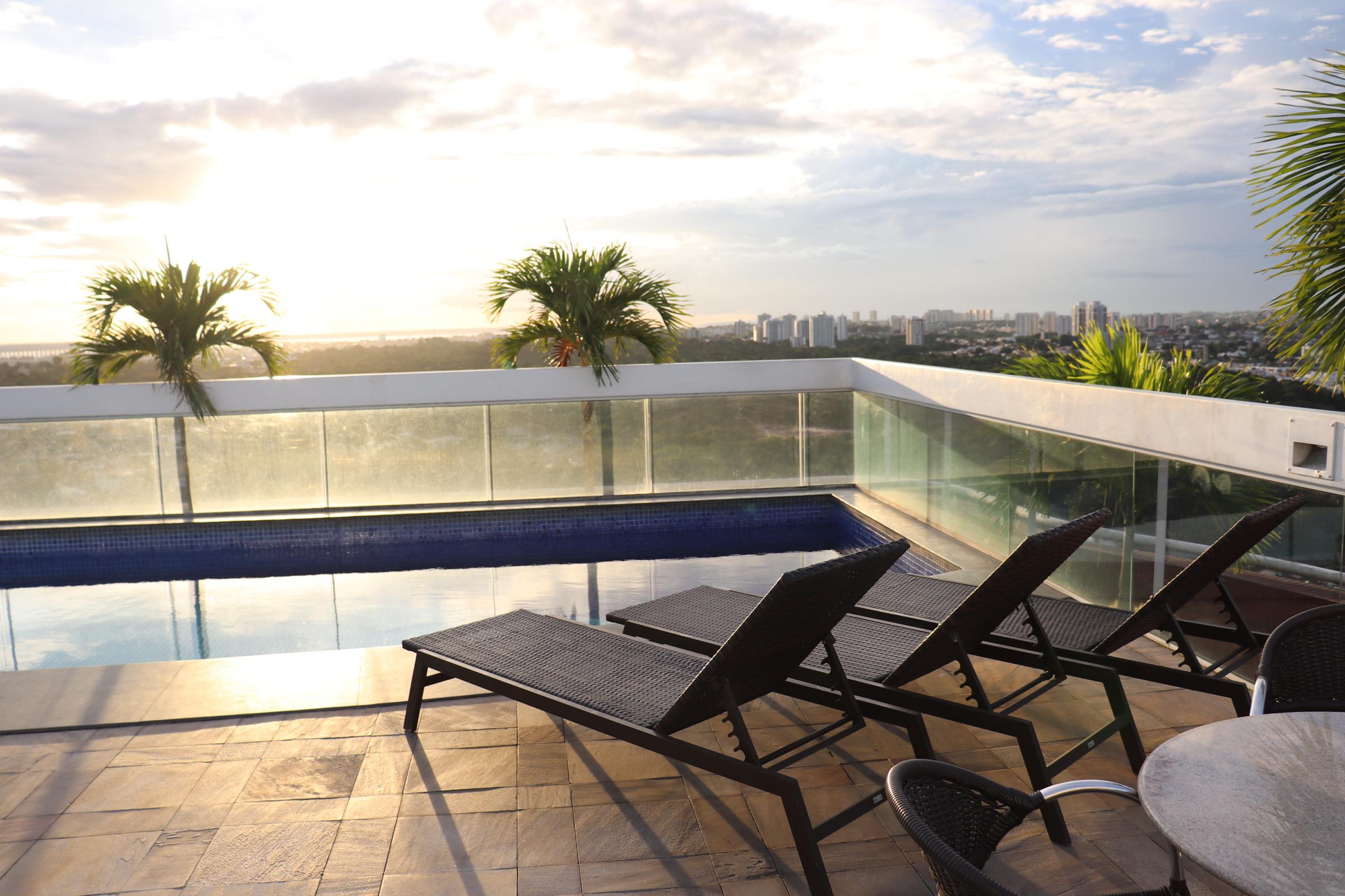 Vista Piscina Hotel Millennium