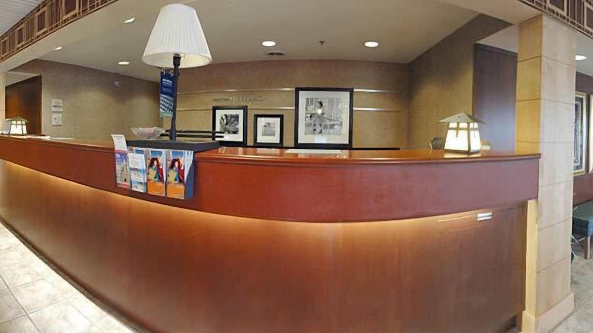 Vista Lobby Hampton Inn Seymour