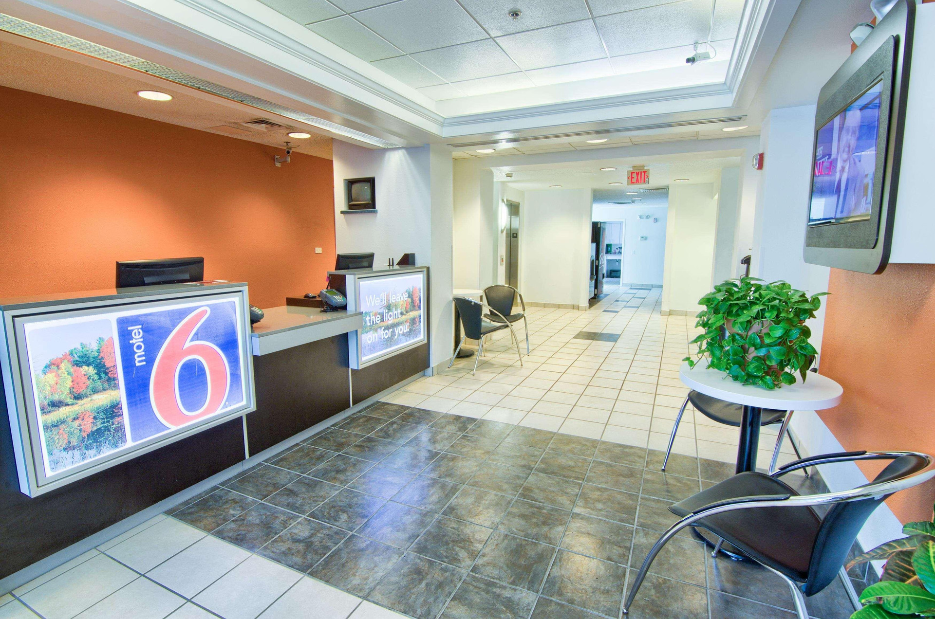 Vista Lobby Motel 6 Portsmouth, NH